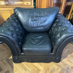 Křeslo kůže chesterfield knoflíky - broušené sklo